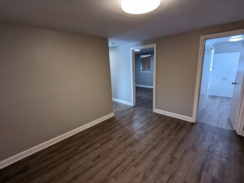 Building Photo - 7159 S Francisco Ave