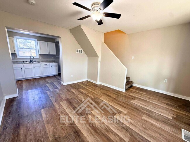 Building Photo - Charming 3 Bedroom Home close to Hospitals! Available Now!