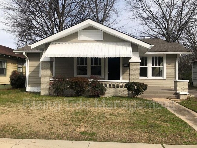 Building Photo - 225 75th St N