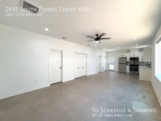 Building Photo - 2615 S Flores St