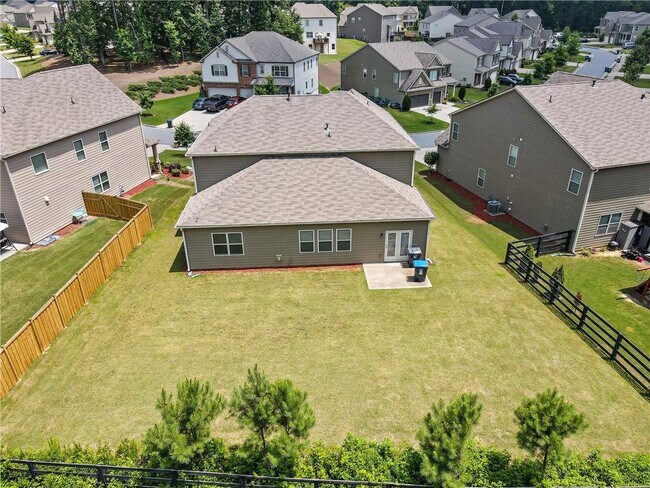 Building Photo - 6325 Pine Bluff Dr