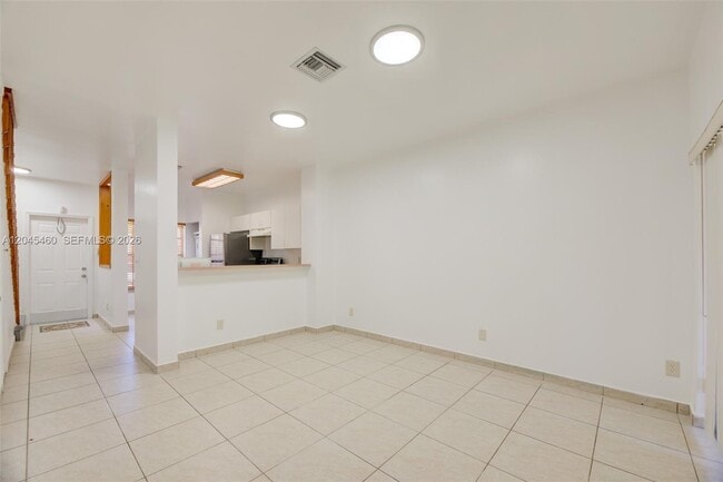 Building Photo - 728 SW 122nd Ave