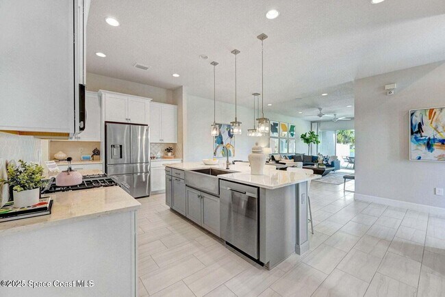 Building Photo - 2680 Avalonia Dr