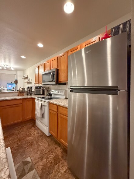 Building Photo - 60 Spyglass Ln