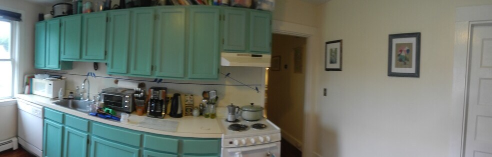 Kitchen - 85 Tower St