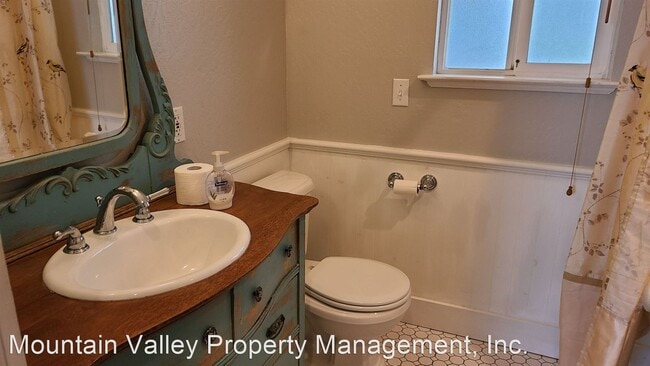 Building Photo - 3 br, 2 bath House - 511 Linden Ave