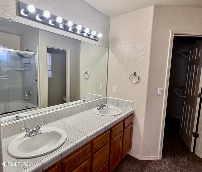 Building Photo - 981 Julia Ln