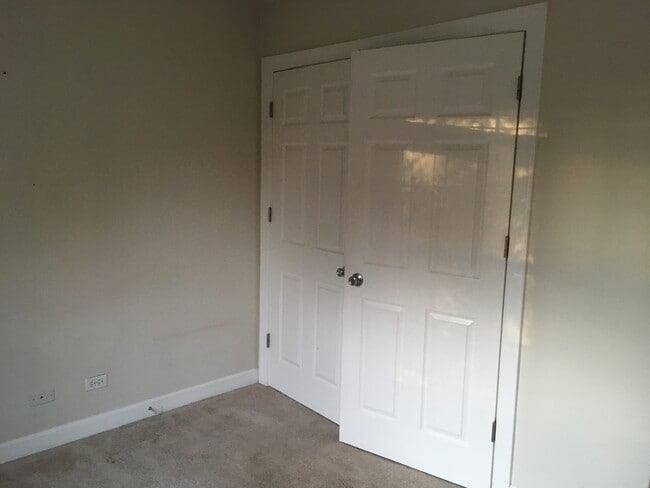 Building Photo - 1722 Ranchview Dr