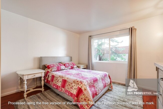 Building Photo - Fully Furnished Beachside Living in Huntin...