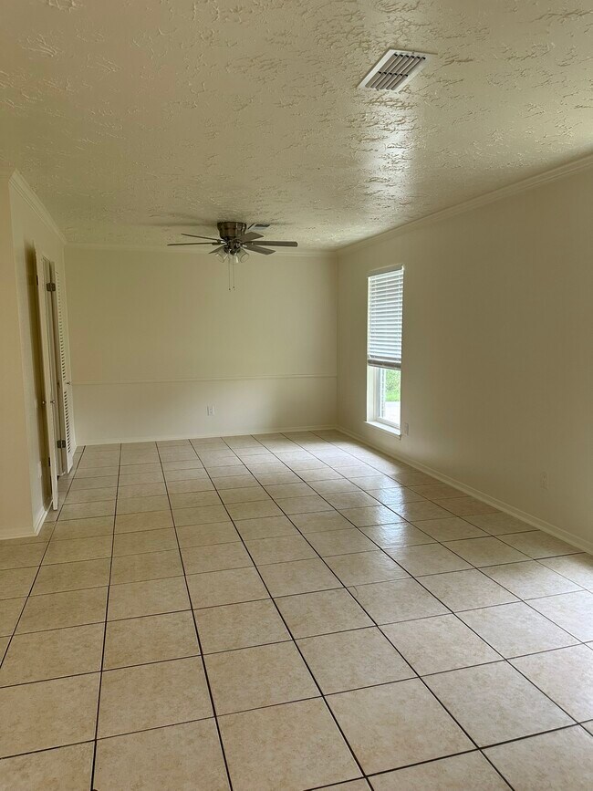 Building Photo - 11719 Scottsdale Dr