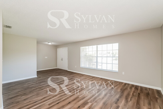 Building Photo - Lease today! No extra charge for contentme...