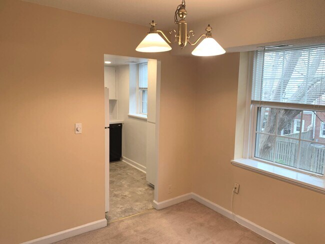 Building Photo - 3007 S Buchanan St