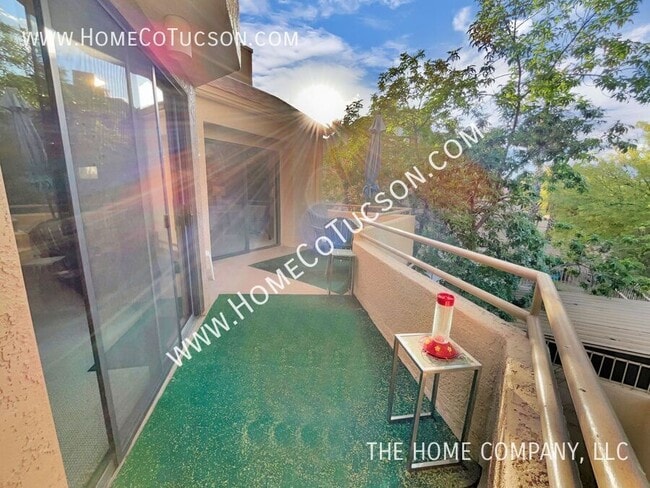 Building Photo - Short Term Furnished Foothills Condo 5675 N Camino Esplendora-2211