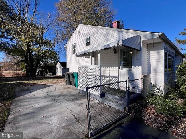 Building Photo - 17 Todd Ln