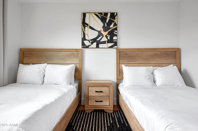 Building Photo - 7320 E Latham St