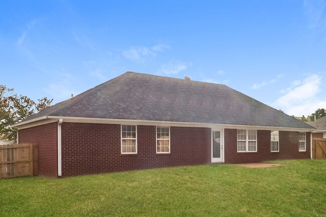Building Photo - 97 Jadewood Dr