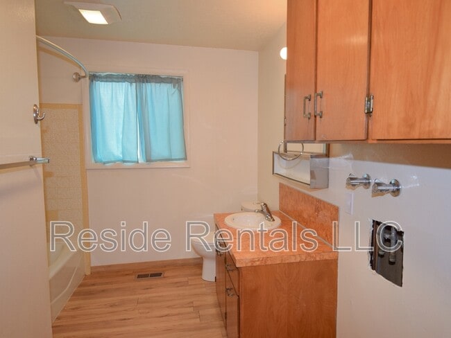 Building Photo - 146 W 1000 N