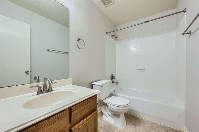 Building Photo - 6602 Fairbrook Park Ln