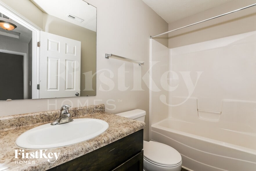 Building Photo - 8036 Fisher Bend Dr