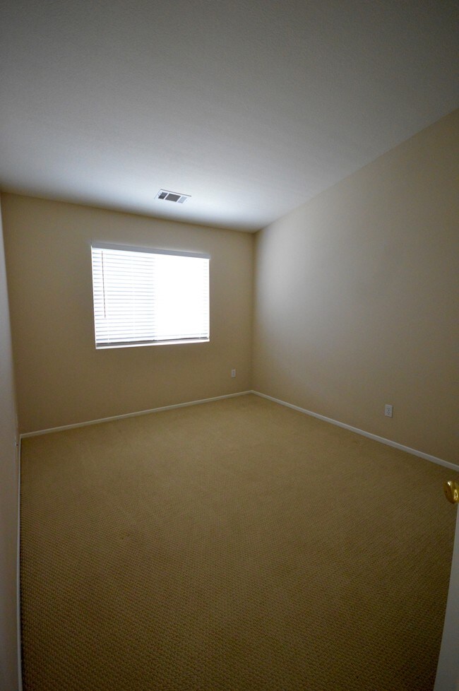 Building Photo - 4102 Castaway Cove