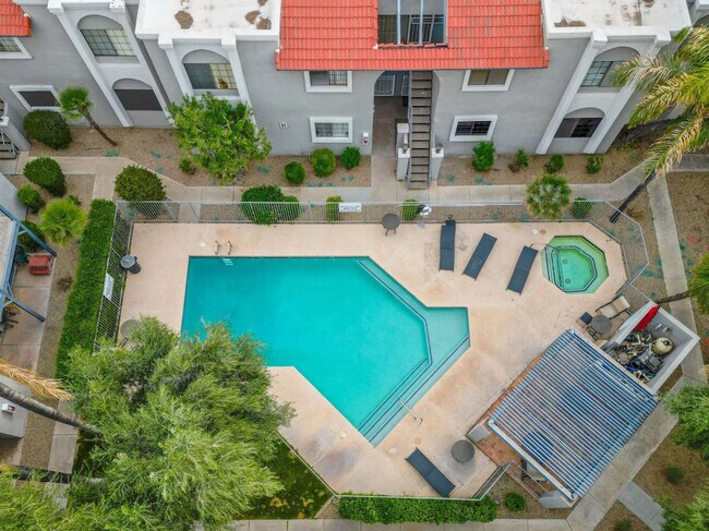 Building Photo - 15402 N 28th St