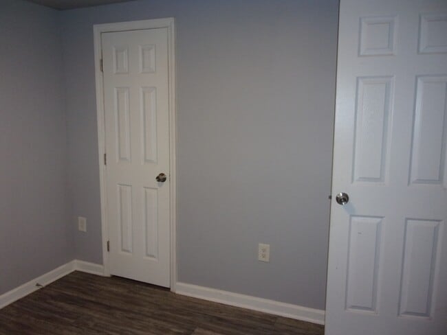 Building Photo - 307A Hall St