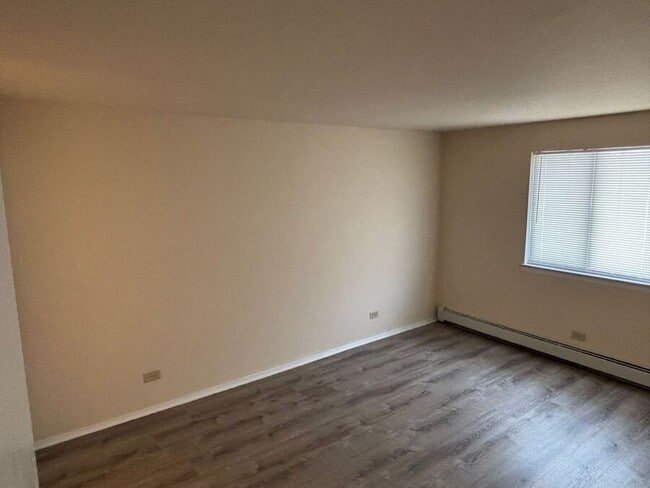 Building Photo - 8940 Cedarwood Dr