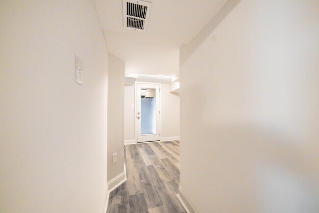 Building Photo - 5748 Utrecht Rd