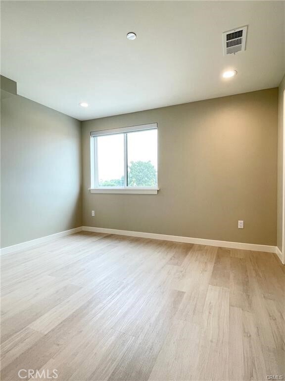 Building Photo - 4251 Live Oak Ave