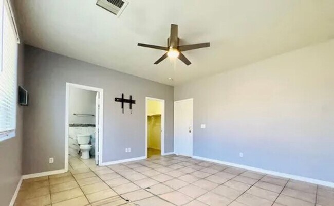 Building Photo - 3 Bed 2 Bath Available Now!! Contact Property Pros Property Management for more details