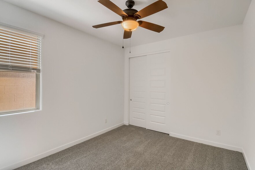 Building Photo - 8917 W Palo Verde Dr