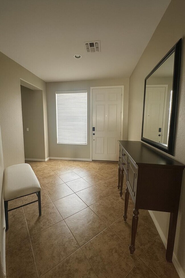 Building Photo - 15697 W Westview Dr