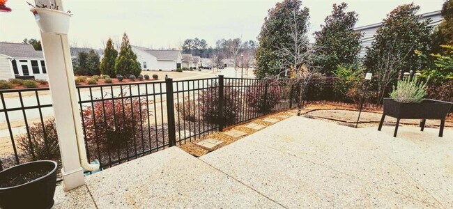 Building Photo - 409 Golden Rod Ct