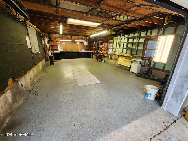 Building Photo - 18 Blue Spruce Dr