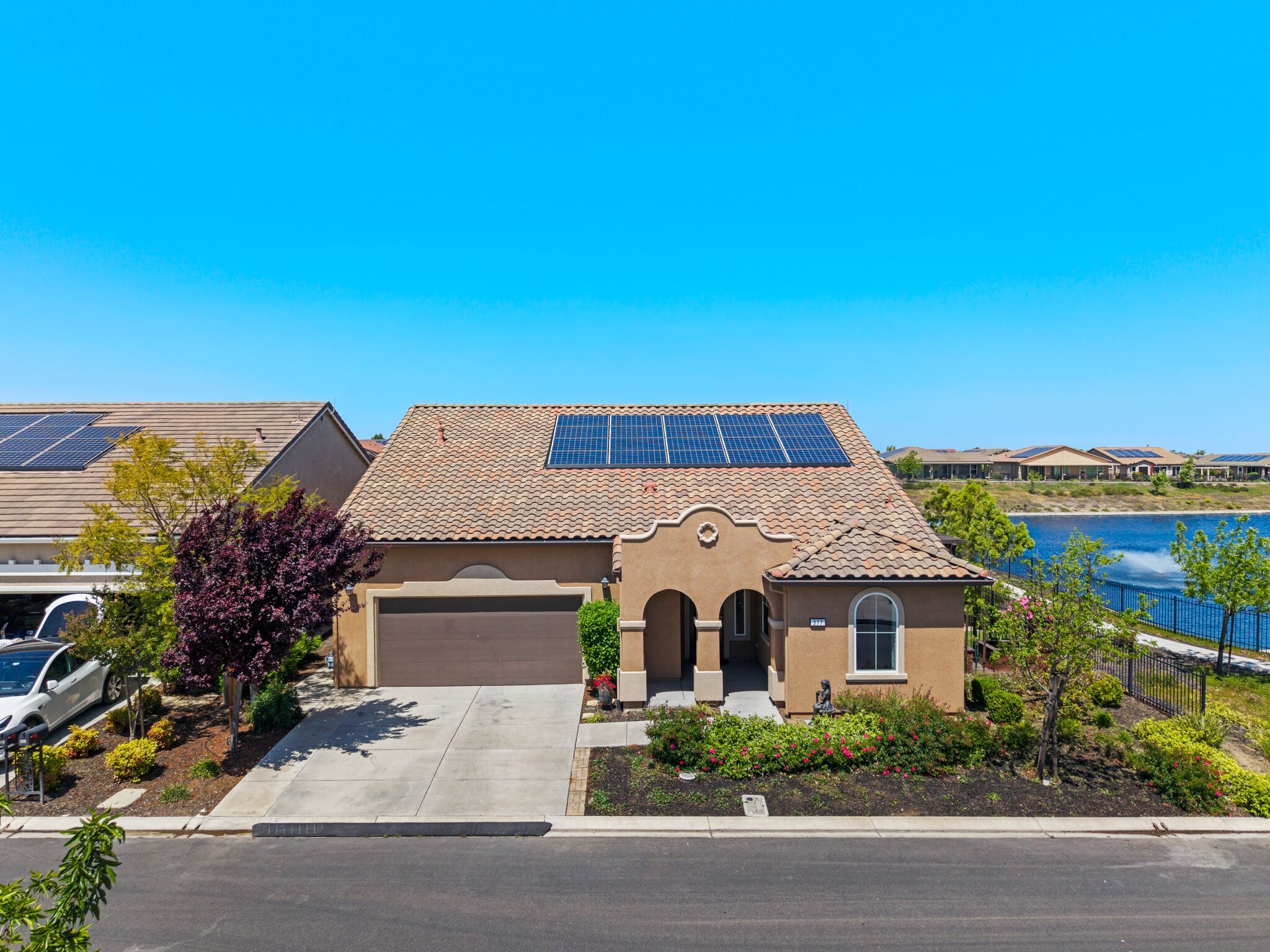 Building Photo - 377 Silver Ridge Dr