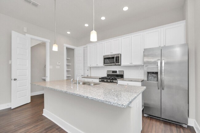 Building Photo - 739 Strawberry Pines Ct