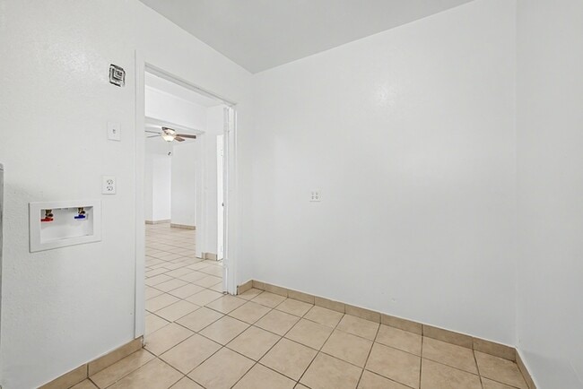 Building Photo - 3 bedroom home!
