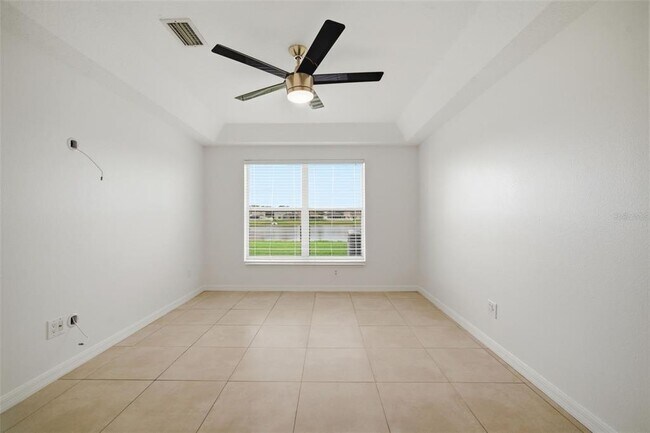 Building Photo - 10604 Lakeside Vista Dr