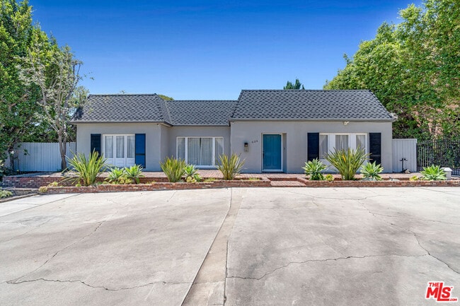 Primary Photo - 621 N Bedford Dr