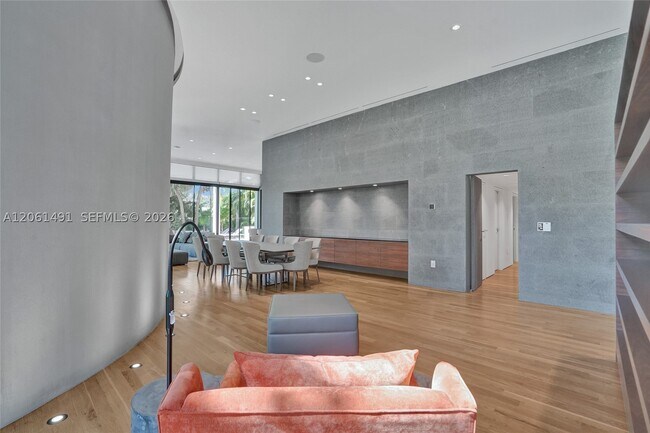 Building Photo - 240 Ocean