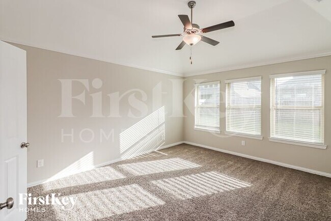 Building Photo - 1648 Breezewood Dr