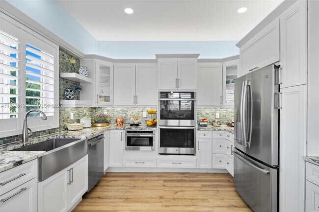 Building Photo - 311 N Surf Rd