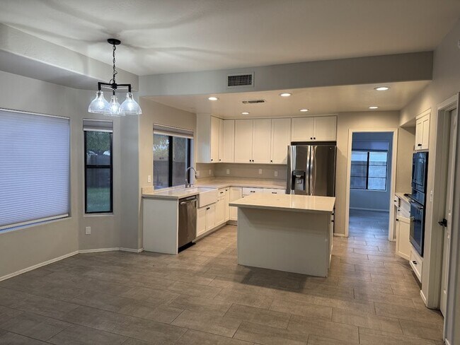 Building Photo - Marshall Ranch - Solar - Pool W/service included