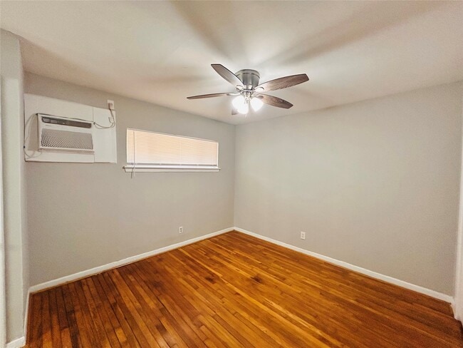Building Photo - 8803 Timberside Dr