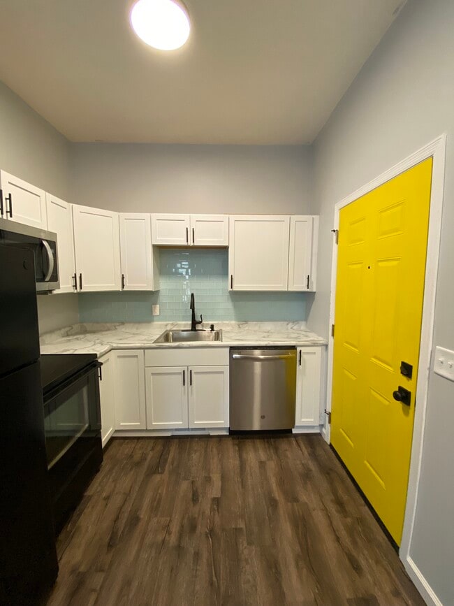 Building Photo - 44 N Main St