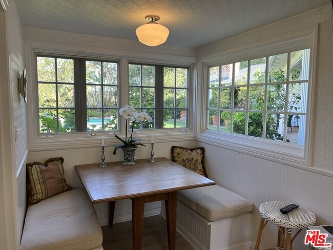 Building Photo - 8050 Mulholland Dr