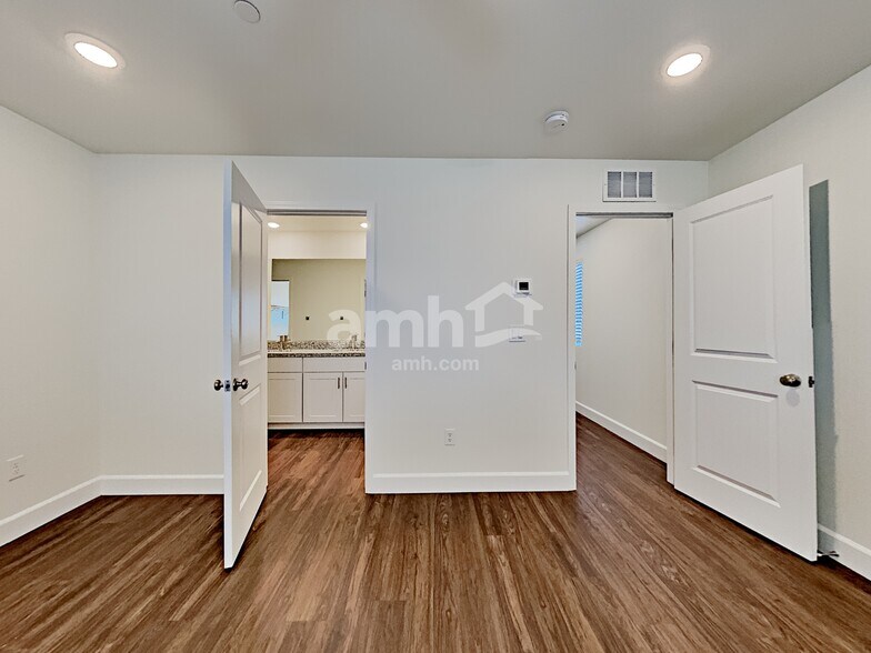 Building Photo - 7285 Arroyo Crossing Pkwy