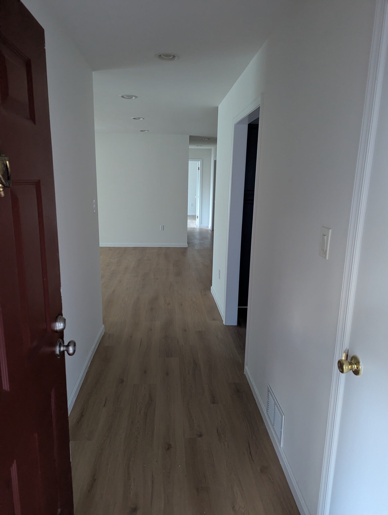 Building Photo - 28 Windbrooke Cir