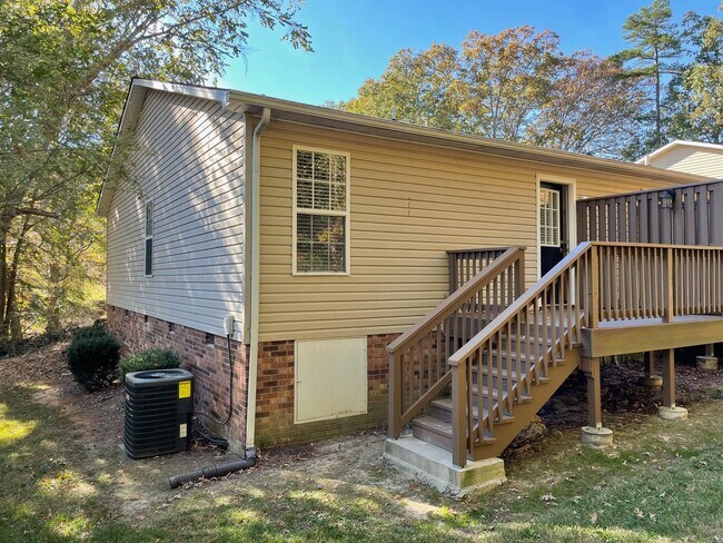 Building Photo - 1305