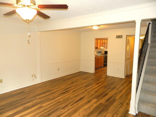 Building Photo - 407 Folkstone Cir
